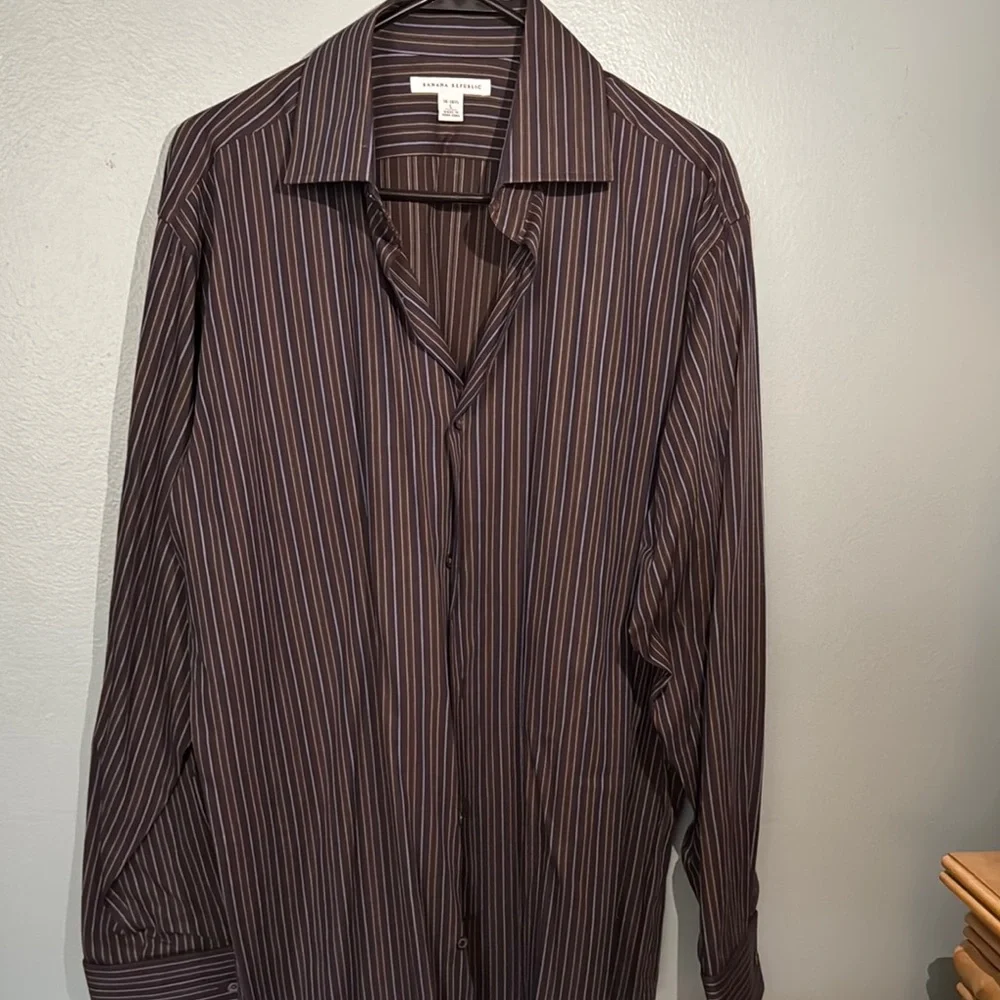 Banana Republic Black Dress Shirt with Long Sleeves and Spread Collar